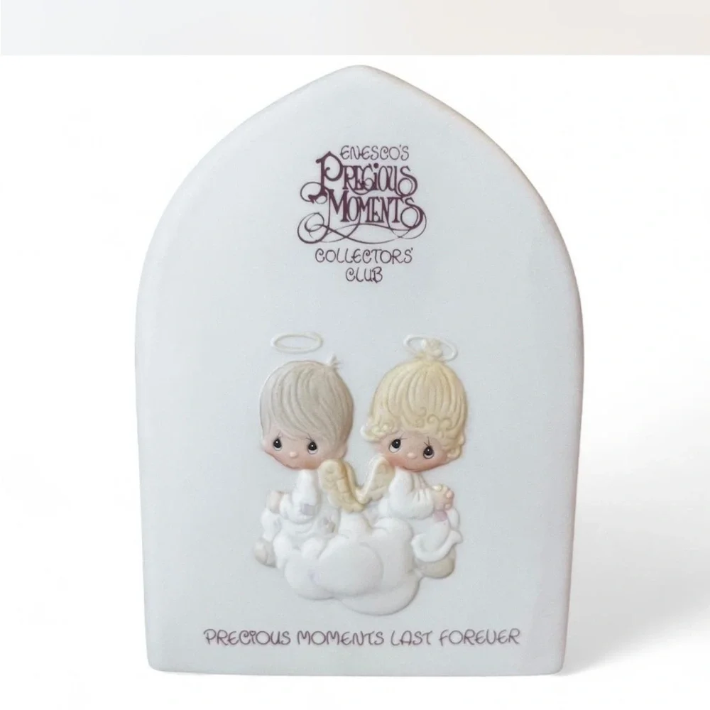 Precious Moments Collectors club Plaque ‘Precious Moments Last Forever’